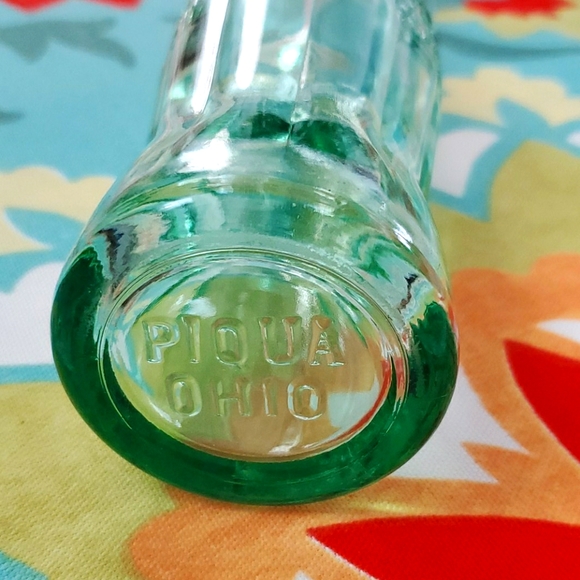 Vintage 1938-1951 CocaCola EMBOSSED Green Glass Bottle 6oz Collectible Retro - Picture 12 of 14